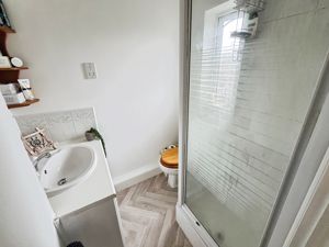 En-suite- click for photo gallery